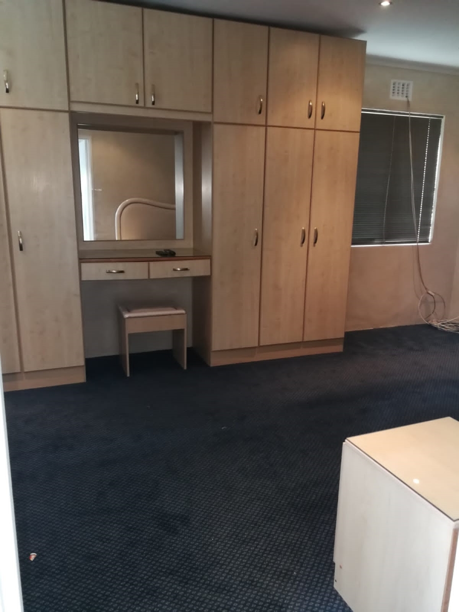To Let 1 Bedroom Property for Rent in Walmer Estate Western Cape